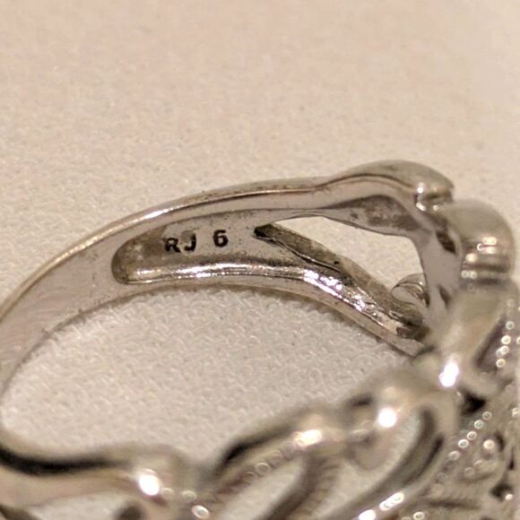 RJ Graziano Size 6 925 Sterling Silver Cutout Leaf Evil Eye Pattern Ring - Picture 5 of 7